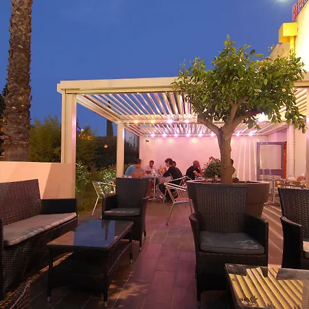 Отель The Originals City, Costieres 3*
