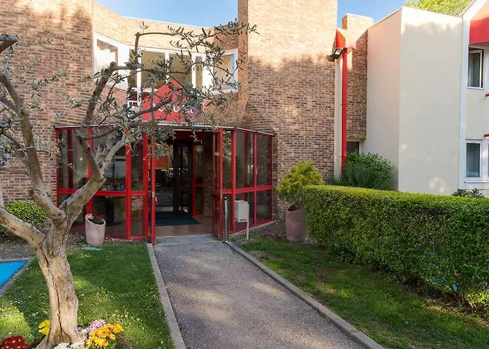 Hotel The Originals City, Costieres Nimes