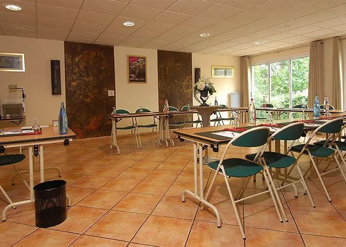 The Originals City, Costieres